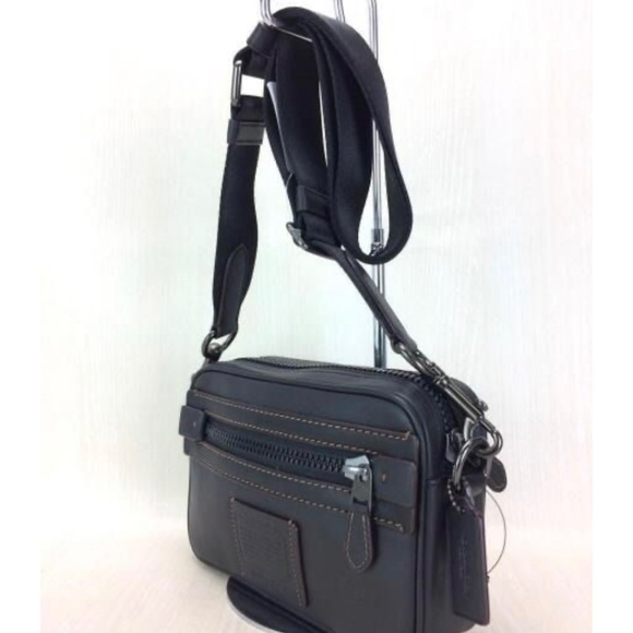 Coach Academy Crossbody Bag. - Picture 5 of 8